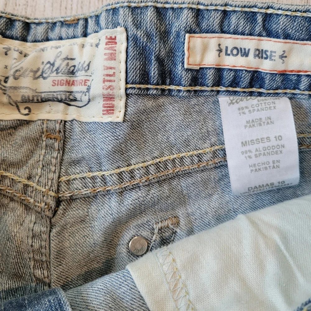 Levi Strauss Signature Women's •Size 10• Denim Shorts 4 inch raw hem - Picture 4 of 7